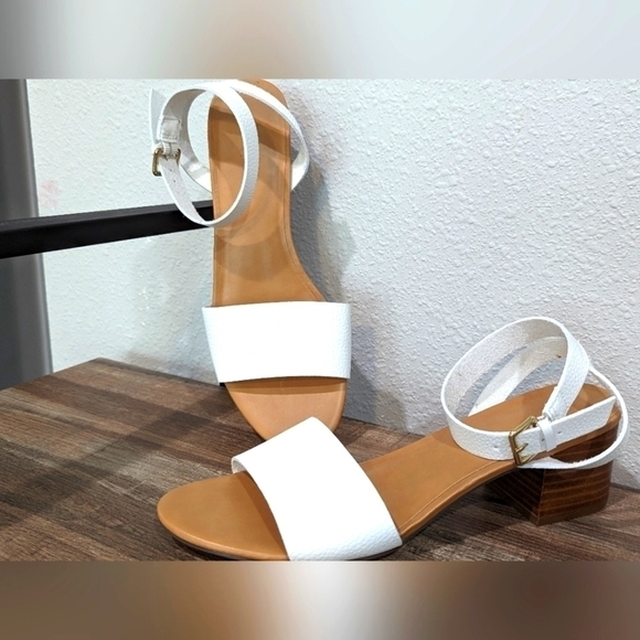 J crew white strappy ankle sandals with block heel size 9.5 - Picture 3 of 5